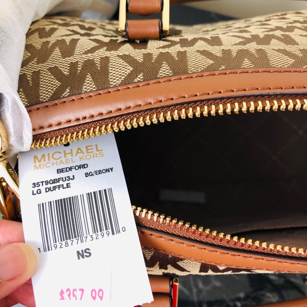 ❌SOLD Michael Kors Bedford duffle satchel - Picture 6 of 9